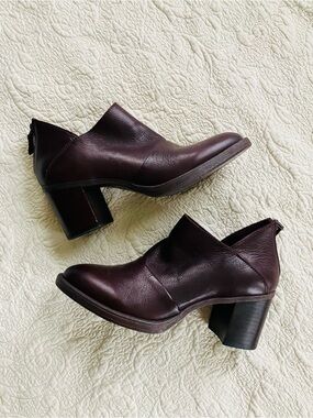 Johnston & Murphy Heeled Ankle Boots